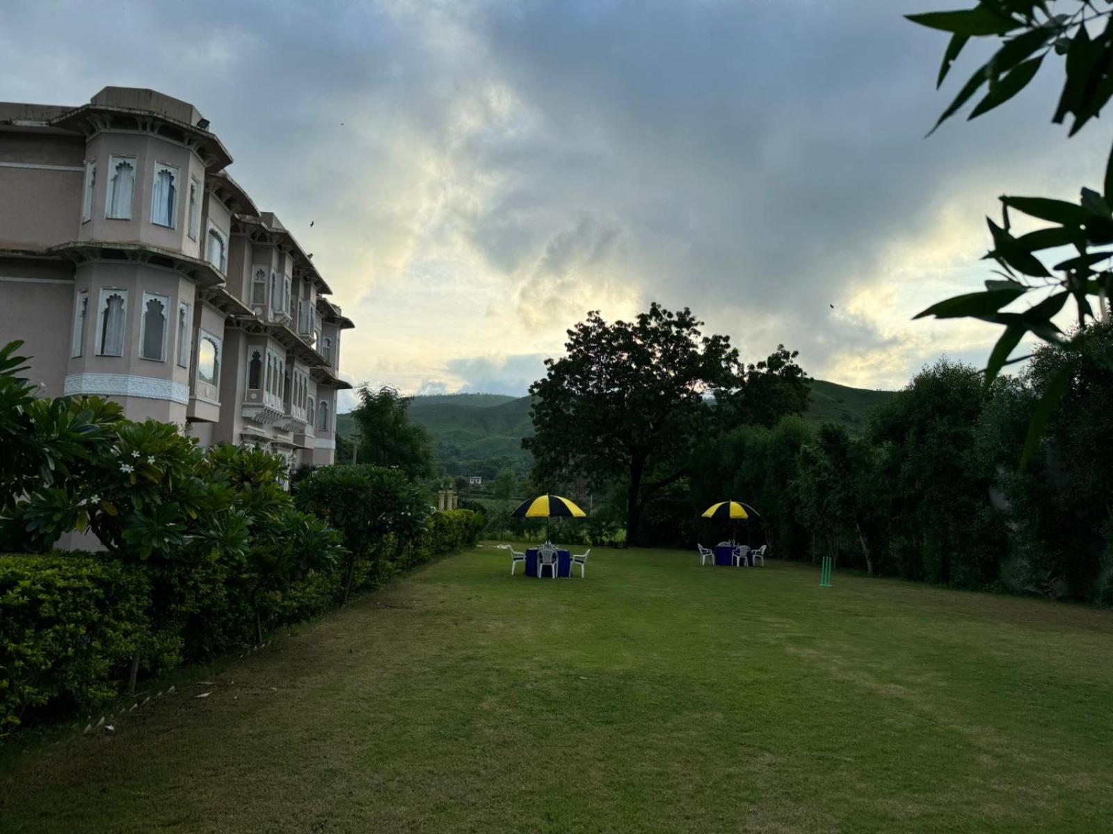Jag Aravali Resort Udaipur By Naina Staycation - Best For Corporate Events - Family Parties - Mice المظهر الخارجي الصورة