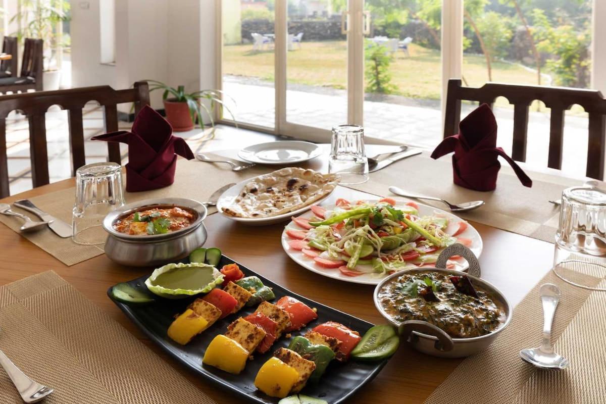 Jag Aravali Resort Udaipur By Naina Staycation - Best For Corporate Events - Family Parties - Mice المظهر الخارجي الصورة